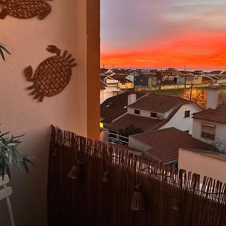 1-Bedroom Sea View Apartment With Private Balcony Costa Da Caparica, Just 5 Minutes From The Beach Costa da Caparica Exterior foto