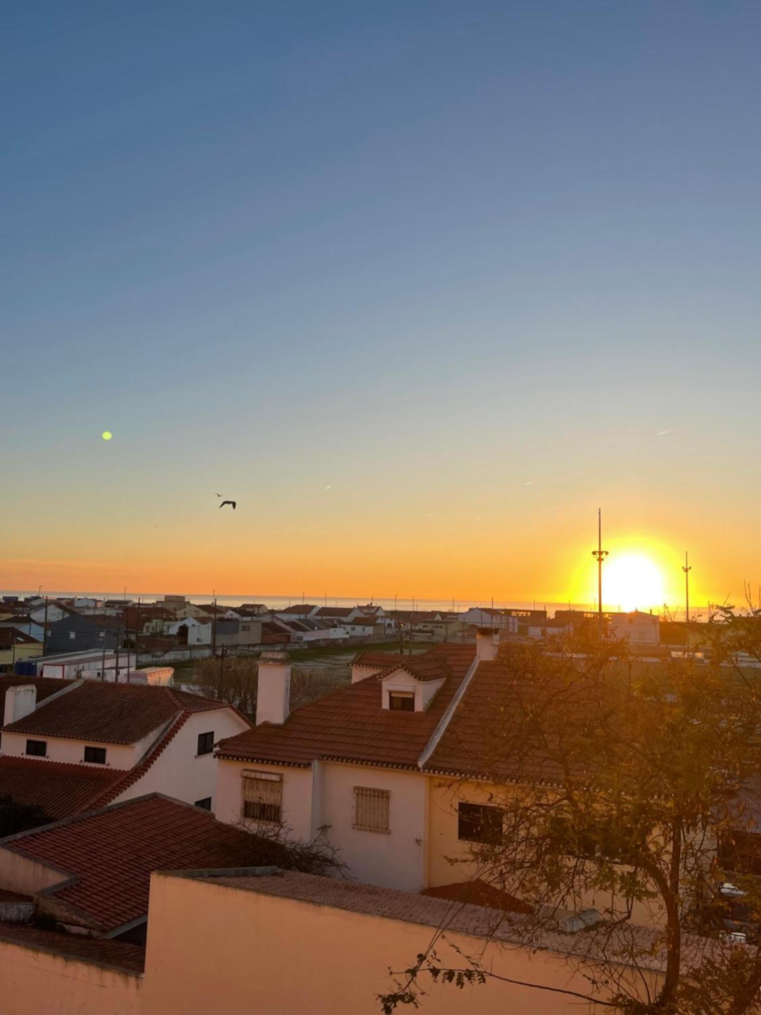 1-Bedroom Sea View Apartment With Private Balcony Costa Da Caparica, Just 5 Minutes From The Beach Costa da Caparica Exterior foto
