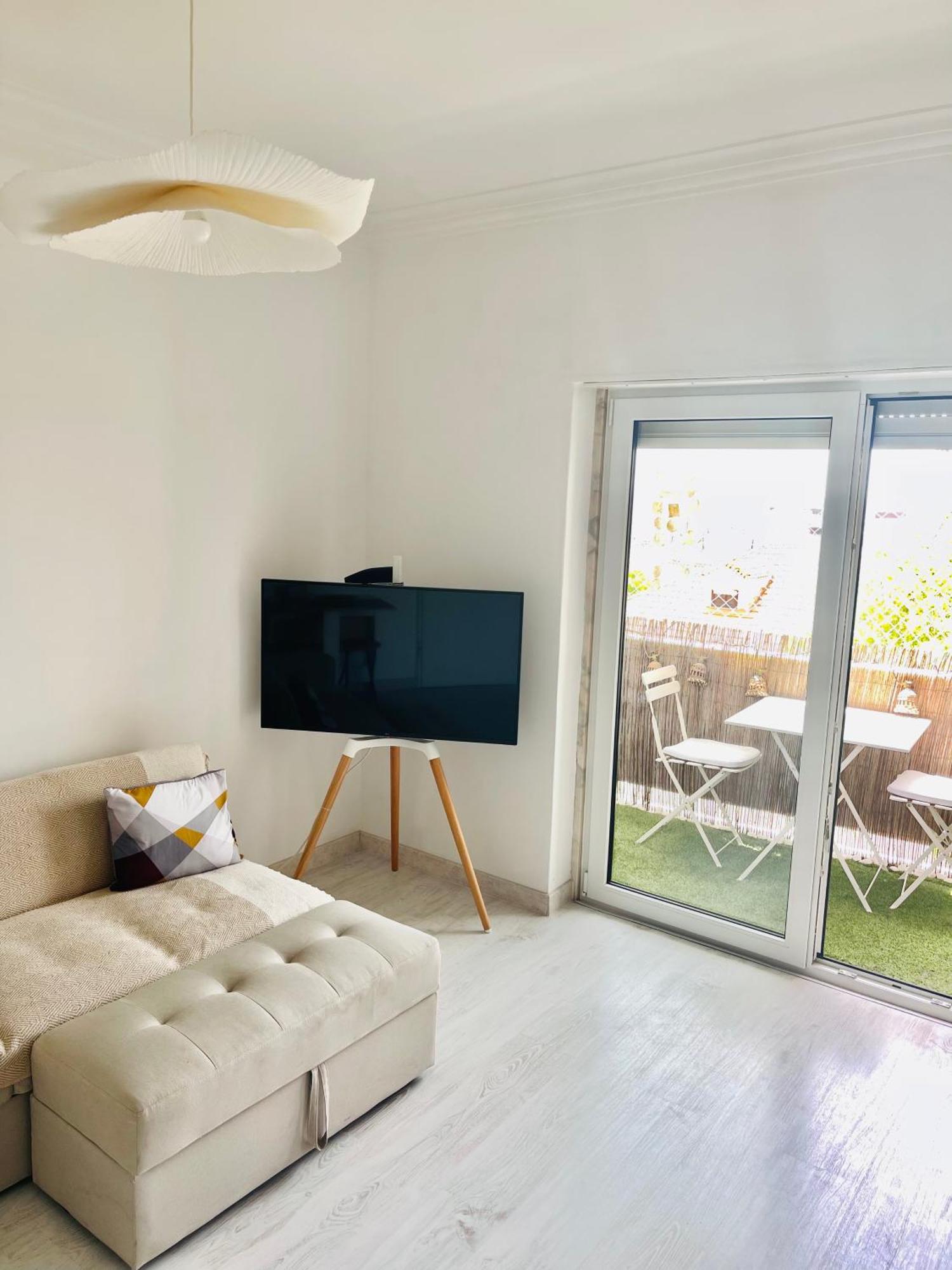 1-Bedroom Sea View Apartment With Private Balcony Costa Da Caparica, Just 5 Minutes From The Beach Costa da Caparica Exterior foto
