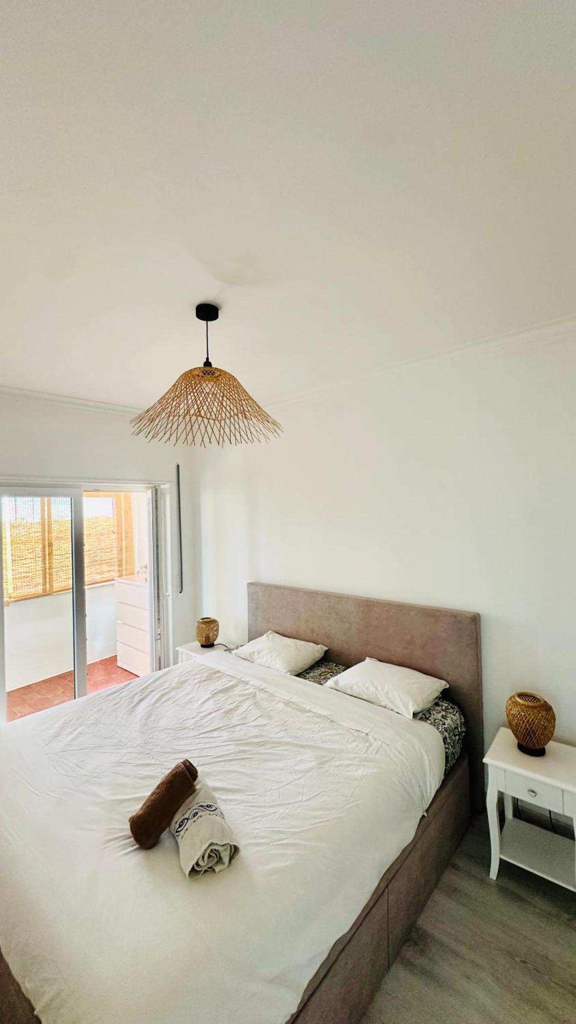 1-Bedroom Sea View Apartment With Private Balcony Costa Da Caparica, Just 5 Minutes From The Beach Costa da Caparica Exterior foto